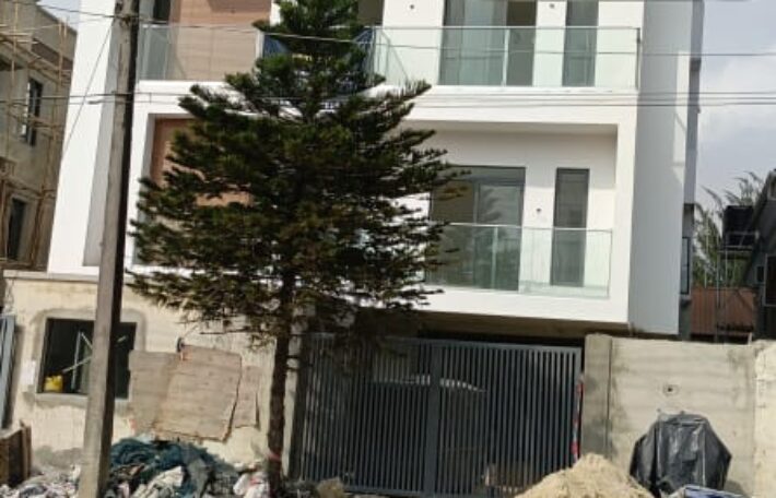 4 Units of Serviced 3-Bedroom Flat with in-built BQ, Lekki Phase 1