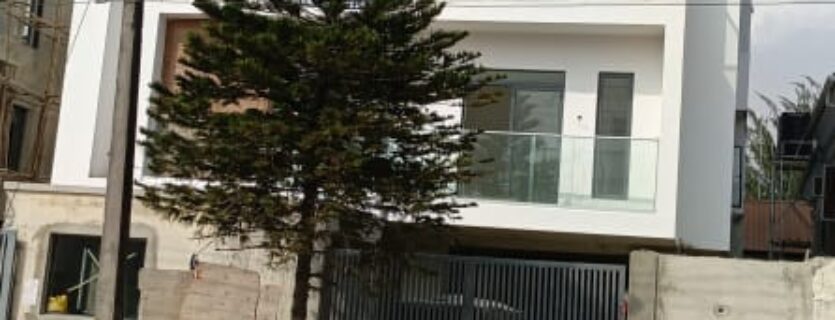 4 Units of Serviced 3-Bedroom Flat with in-built BQ, Lekki Phase 1