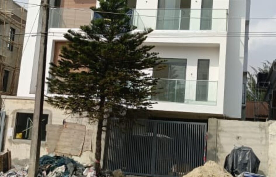 4 Units of Serviced 3-Bedroom Flat with in-built BQ, Lekki Phase 1